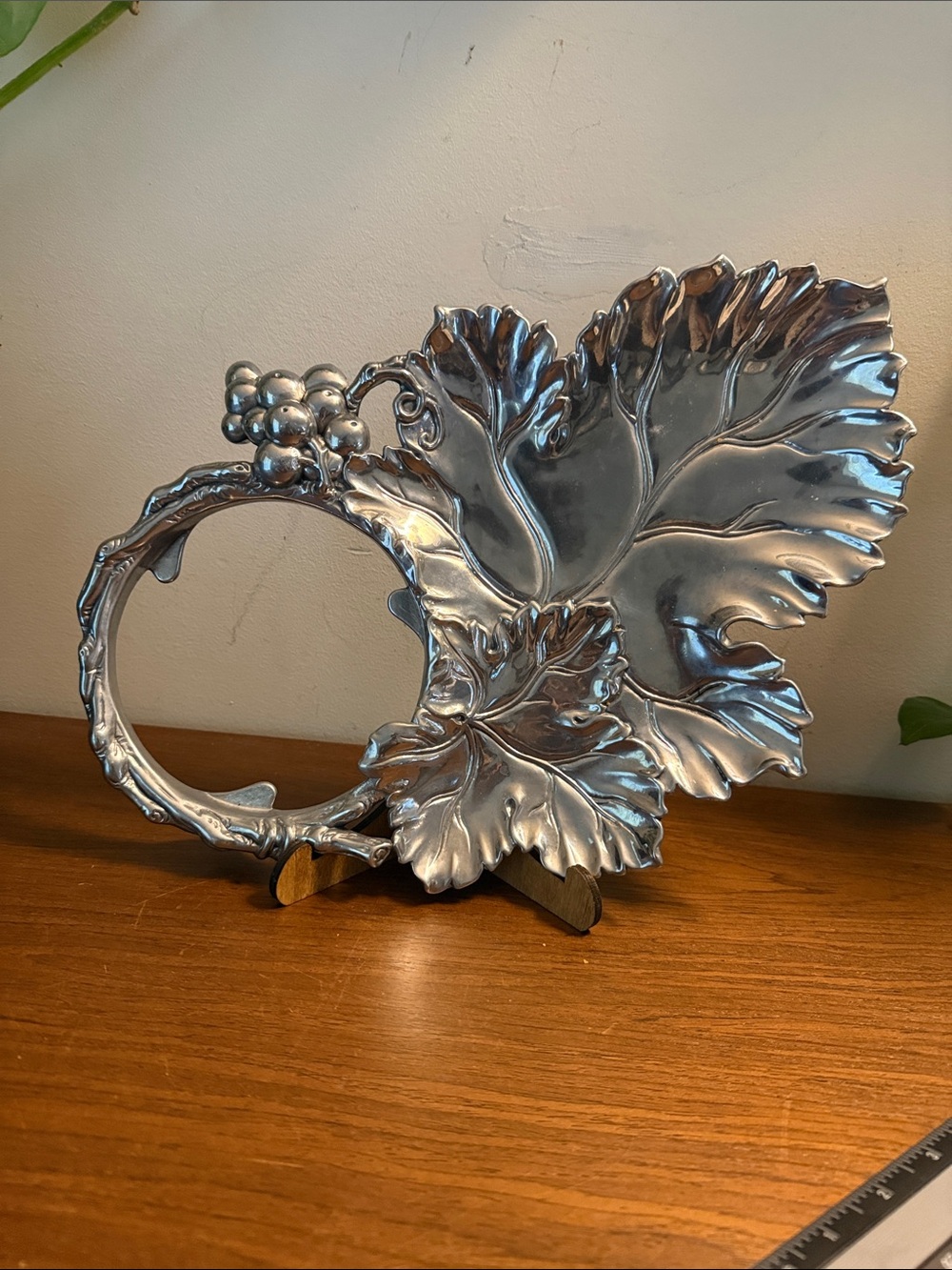 Vintage Decorative Leaf-Shaped Metal Serving Tray - Silver